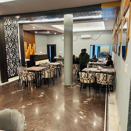 Hotel The Grand Agastya Kaohni Buitenkant foto